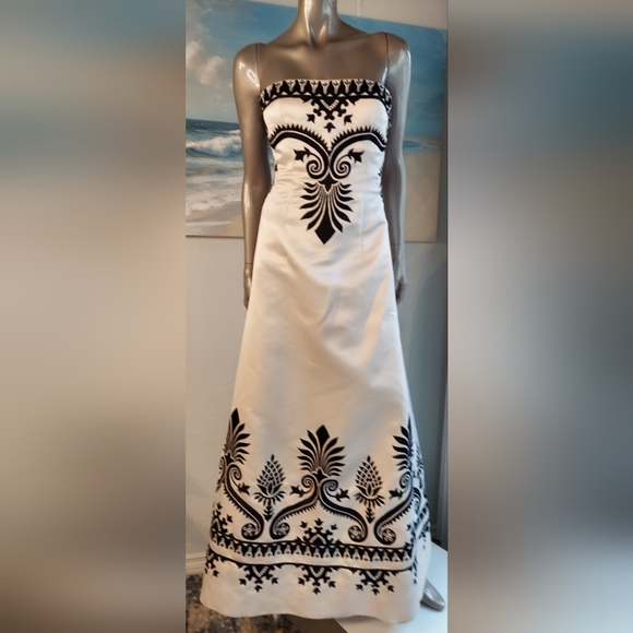 $9,800 OSCAR DE LA RENTA EXCLUS SILK EMBR RED CARPET BOND 007 RUNWAY GOWN US 6 - Picture 5 of 16